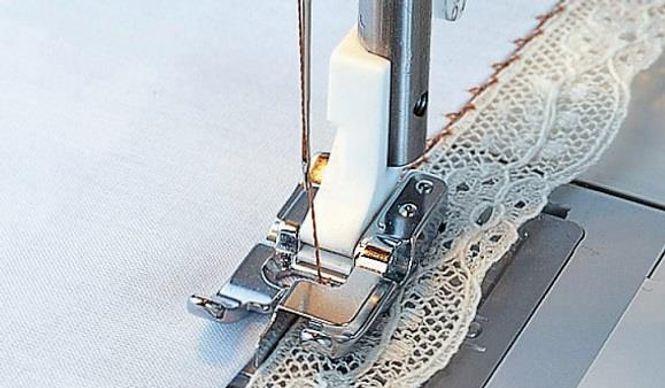 Hovedbilde Husqvarna Trykkfot Kantstikningsfot